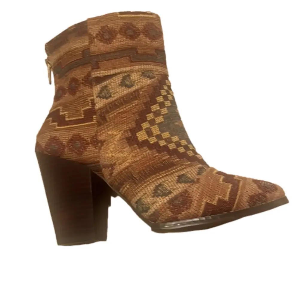 REVOLVE Kelsi Dagger Zidane Tapestry woven heeled Boots Aztec size 7.5 western